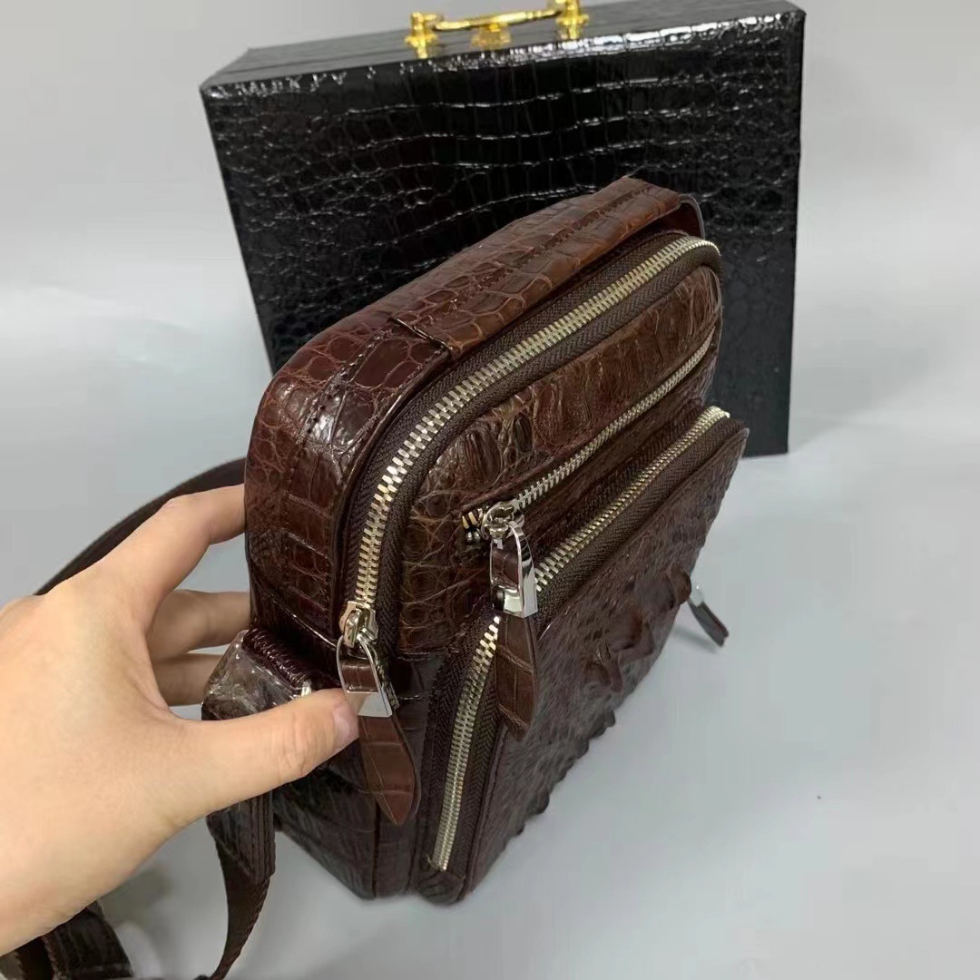 Crocodile Leather Men's Casual All-matching Crossbody Bag - Image 6